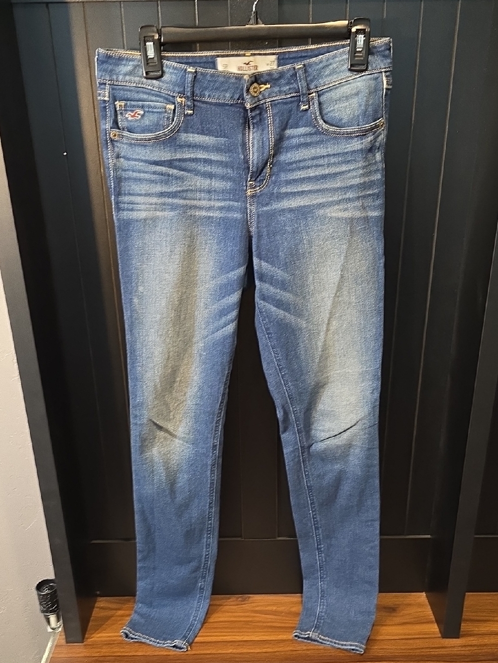 Hollister Women's Light-Medium Blue Skinny Jeans